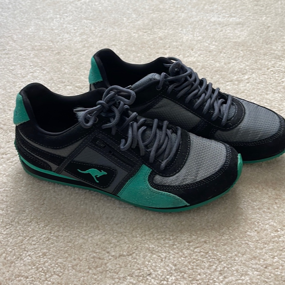 Kangaroo trainer/athletic shoes